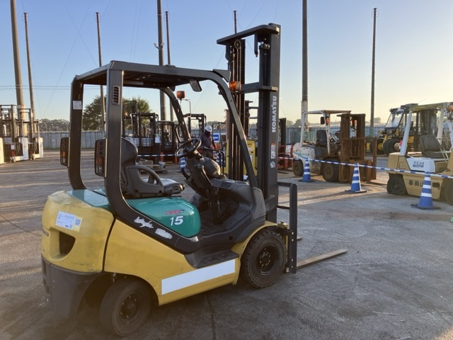 Xe nâng dầu 1.5 tấn Komatsu FD15C-20 – Serial 659547 – Số sàn, nâng cao 4 mét