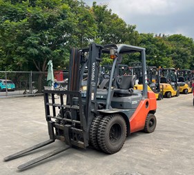 XE NÂNG DẦU 2,5 TẤN TOYOTA 50-8FD25 35843