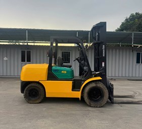 XE NÂNG DẦU 4,5 TẤN KOMATSU FD45T-8 111439