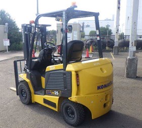 Xe nâng điện 2,5 tấn Komatsu FE25-2 – Nâng cao 3 m – Serial 320157