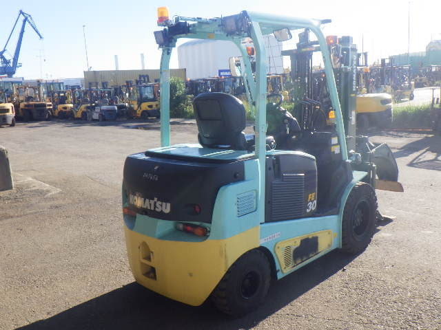 Xe nâng điện 3 tấn Komatsu FE30-1 kẹp giấy (kẹp tròn) – Serial 301003