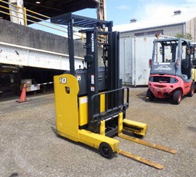Xe nâng điện đứng lái 1 tấn Komatsu FB10RL-15 – Nâng cao 3 m – Serial 160821