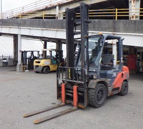 XE NÂNG DẦU 3 TẤN TOYOTA 02-8FD30 A8FDJ35-80436