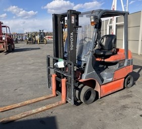 XE NÂNG ĐIỆN 2 TẤN TOYOTA 7FB25-60660
