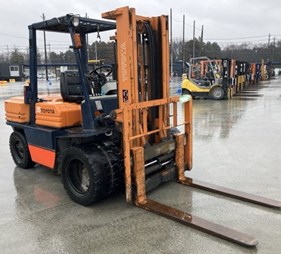 XE NÂNG DẦU 3,5 TẤN TOYOTA 5FD35-10663