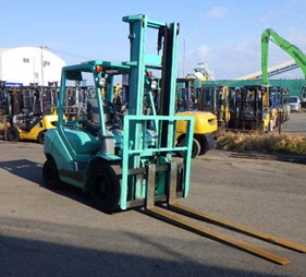 XE NÂNG DẦU 3 TẤN KOMATSU FD30T-16 722741