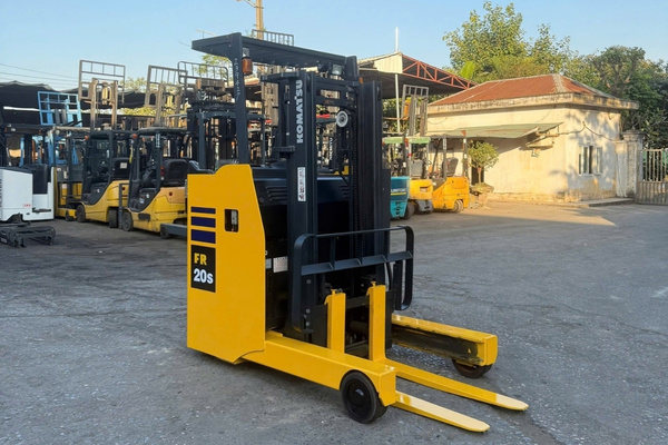 Kiểm tra xe nâng điện là quy trình bắt buộc trước mỗi ca làm việc