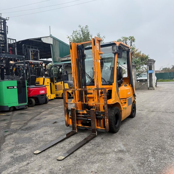 Các bộ phận quan trọng trong cấu tạo xe nâng dầu