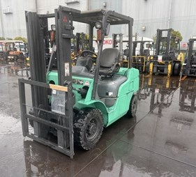 XE NÂNG DẦU 2,5 TẤN MITSUBISHI FD25T F18C-53012