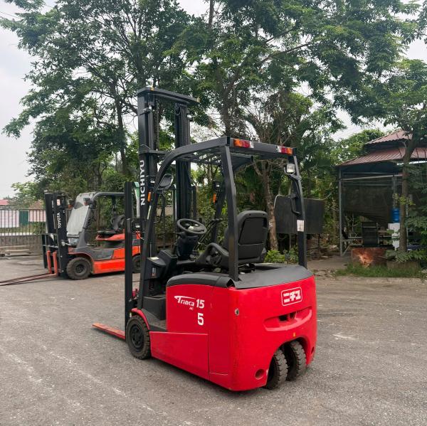 Kích thước xe nâng ảnh hưởng trực tiếp đến hiệu suất vận hành
