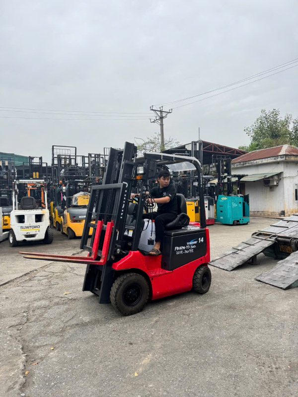 Kho xe nâng điện Nhật bãi quy mô lớn tại Bắc Trung Nam