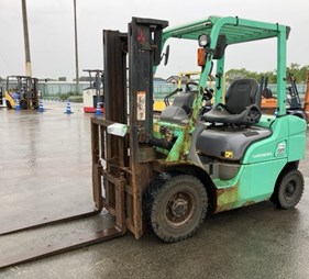 XE NÂNG DẦU 2,5 TẤN MITSUBISHI FDE25T F18D-70680