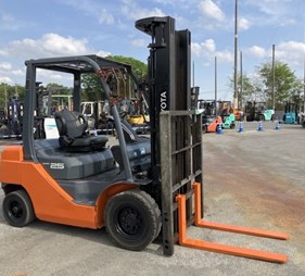 XE NÂNG DẦU 2,5 TẤN TOYOTA  02-8FD25 A8FD25-64764