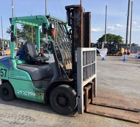 XE NÂNG DẦU 2,5 TẤN MITSUBISHI FD25T F18C-75755
