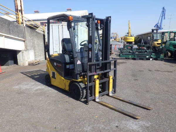 Xe nâng điện ngồi lái vững chãi vận chuyển pallet hàng nặng