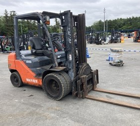 XE NÂNG DẦU 2,5 TẤN TOYOTA 8FD25 30293