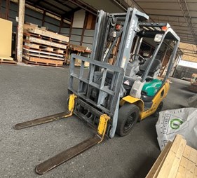 XE NÂNG DẦU 2,5 TẤN KOMATSU FD25C-16 720599