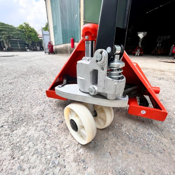 Bánh xe nâng tay chịu tải trọng trực tiếp trong quá trình vận hành