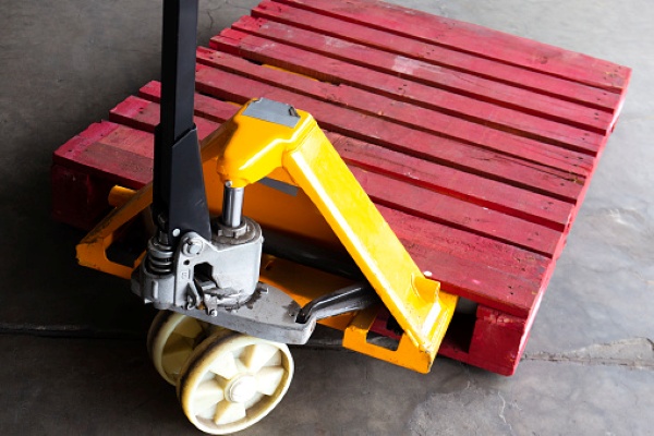Bánh xe không đúng tải trọng dễ gây nứt vỡ khi sử dụng