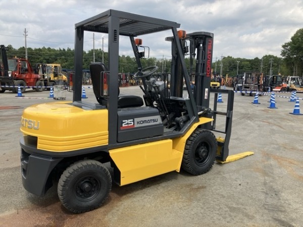 Kho xe nâng nhập khẩu nguyên chiếc tại kho XE NÂNG BẮC TRUNG NAM
