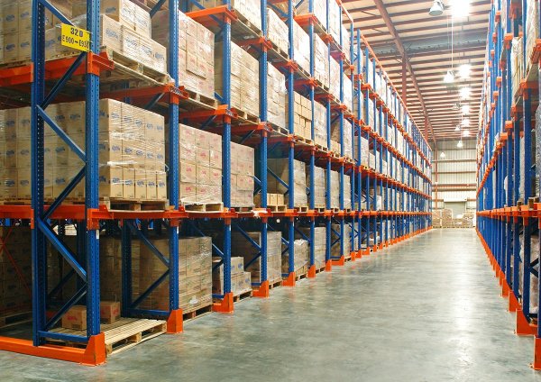 Lối đi kho ảnh hưởng trực tiếp đến lựa chọn xe nâng