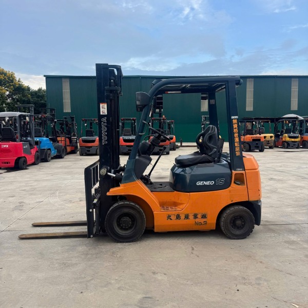 Xe nâng hỗ trợ tối ưu vận hành ngành thực phẩm hiện đại