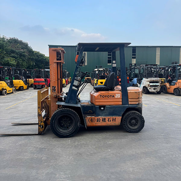 Turbo tăng áp gặp lỗi gây rò rỉ dầu và giảm hiệu quả đốt cháy, làm xe nâng xả khói đen