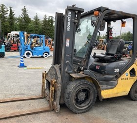 XE NÂNG DẦU 3 TẤN KOMATSU FD30T-17 307840