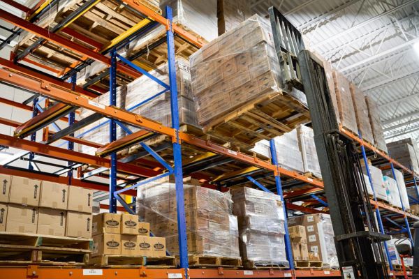 Chiều cao nâng của xe nâng tối đa bao nhiêu mét?