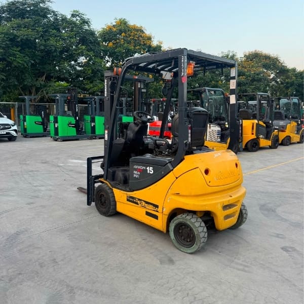 Xe nâng dầu cũ giúp doanh nghiệp tiết kiệm chi phí đầu tư