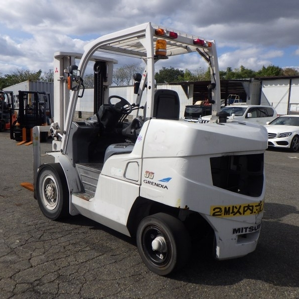 Hình ảnh xe nâng dầu 3.5 tấn Mitsubishi FDE35NT