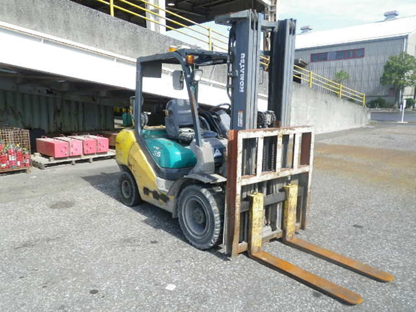 Hình ảnh xe nâng dầu 3.5 tấn Komatsu model FD35AT-17