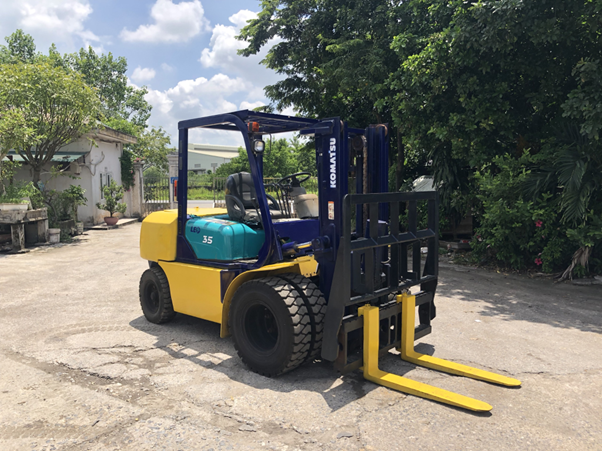 Hình ảnh xe nâng dầu 3.5 tấn Komatsu FD35-7