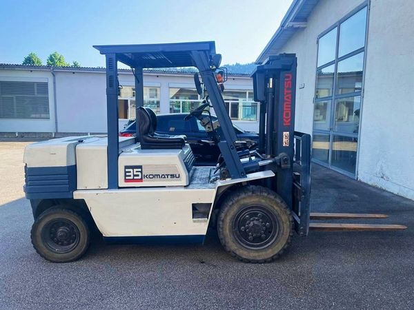 Hình ảnh xe nâng dầu 3.5 tấn Komatsu FD35-5