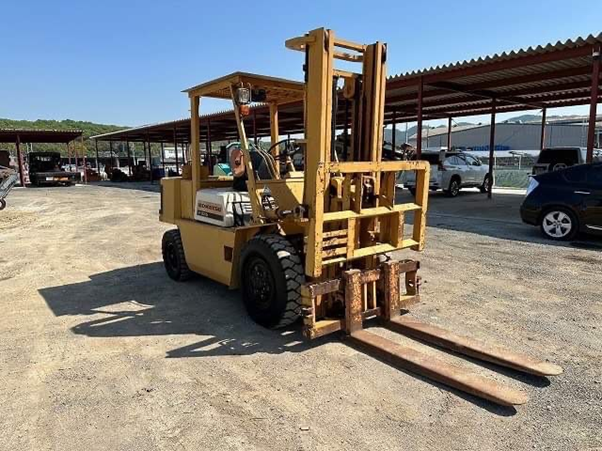 Hình ảnh xe nâng dầu 3.5 tấn Komatsu FD35-4