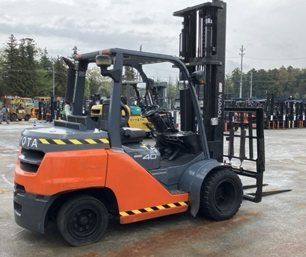 Xe nâng dầu 4 tấn Komatsu, Toyota, Mitsubishi phục vụ nâng hạ hàng hóa