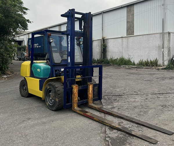 Hình ảnh xe nâng dầu 4 tấn FD40-7