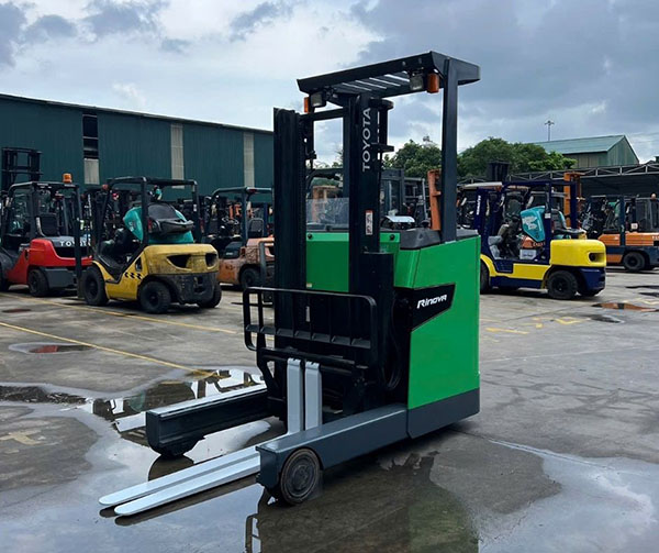 Xe nâng chạy bằng điện cũ đã qua sử dụng