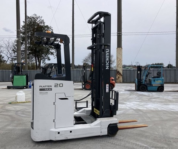 Xe nâng điện đứng lái 2 tấn Nichiyu với thiết kế nhỏ gọn và bán kính quay hẹp