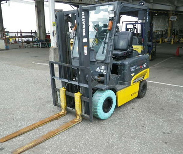 Xe nâng điện Komatsu 2.0 tấn đời -11