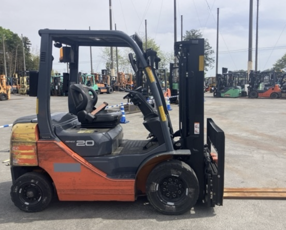 Xe nâng dầu 2 tấn cũ tiết kiệm chi phí cho kho bãi, nhà máy