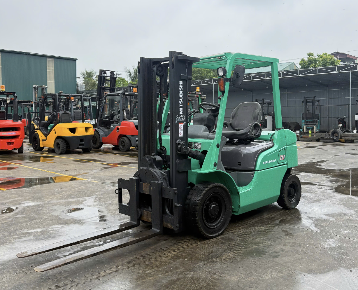 Xe nâng 2 tấn Mitsubishi FDE20T, chạy dầu diesel
