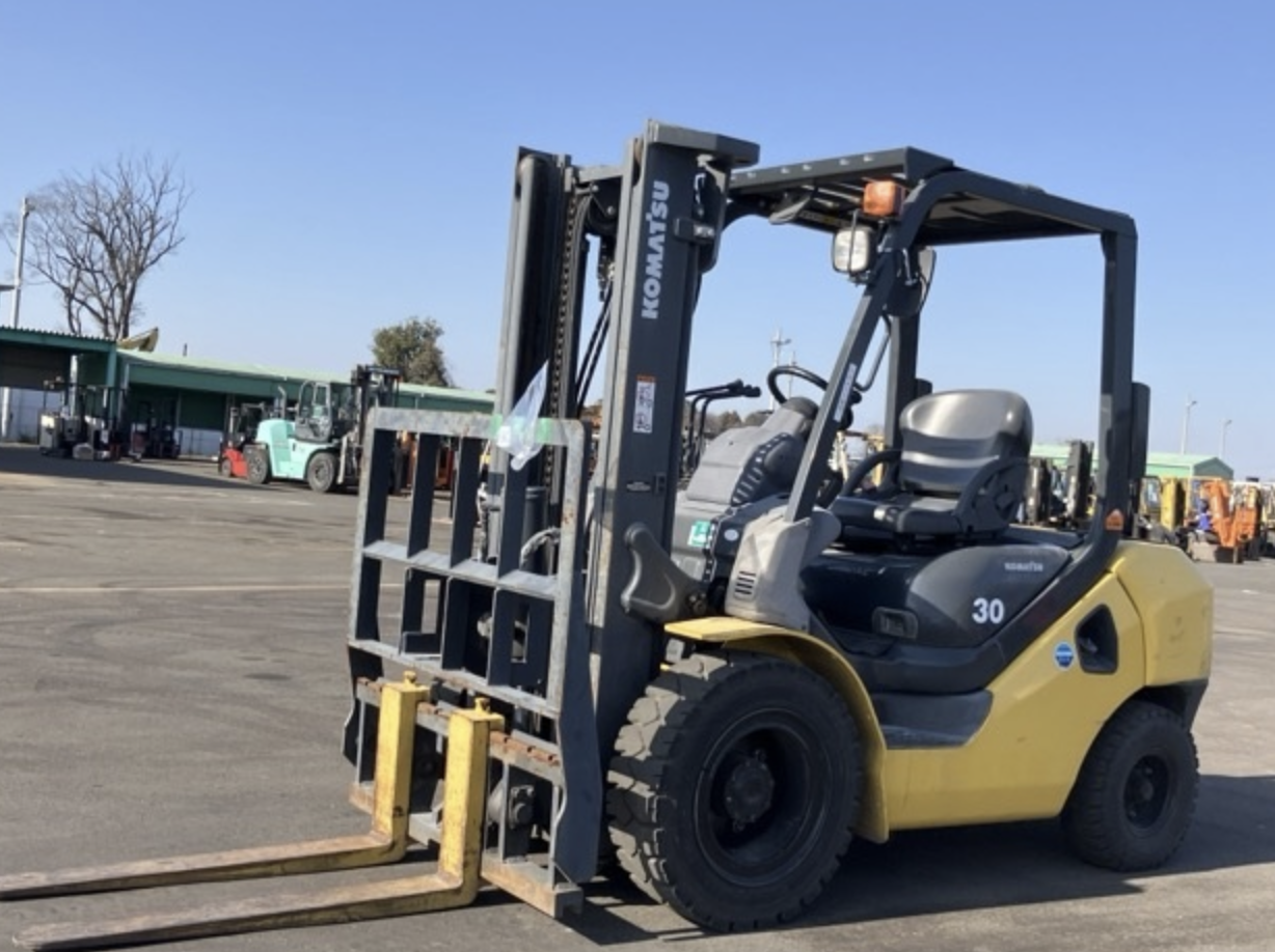 Xe nâng dầu 3 tấn cũ nhập khẩu Nhật Bản, đáp ứng đa dạng nhu cầu nâng hạ